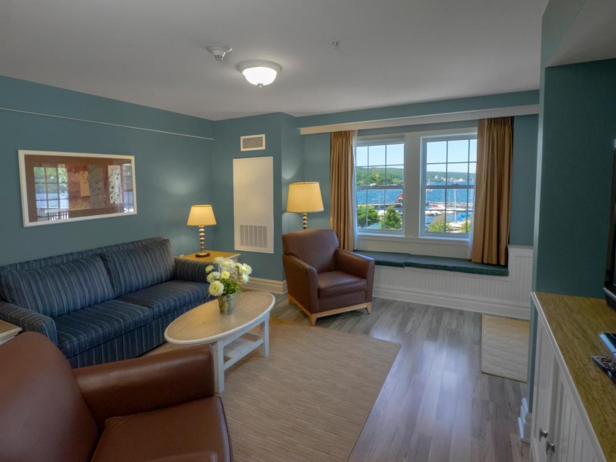 Watkins Glen Harbor Hotel Exterior photo